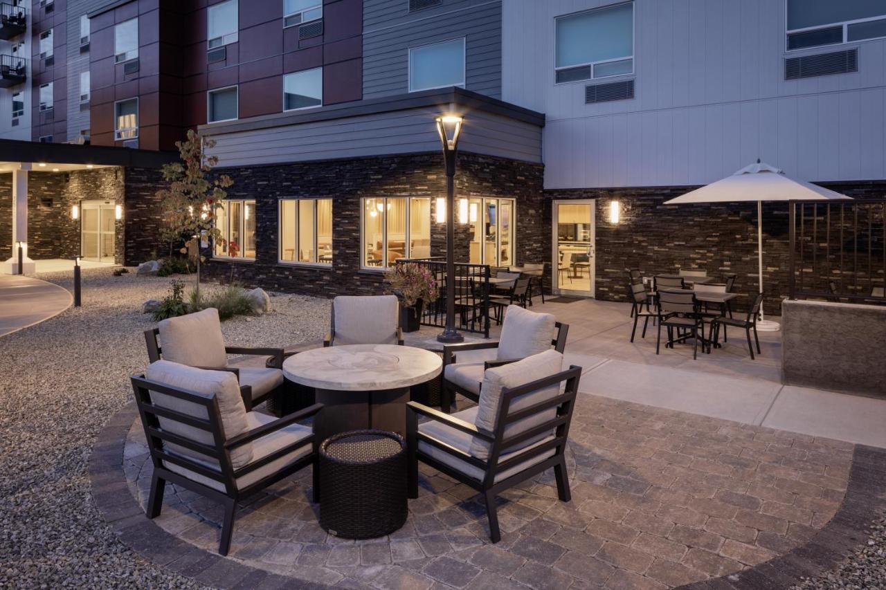 Towneplace Suites By Marriott West Kelowna Extérieur photo