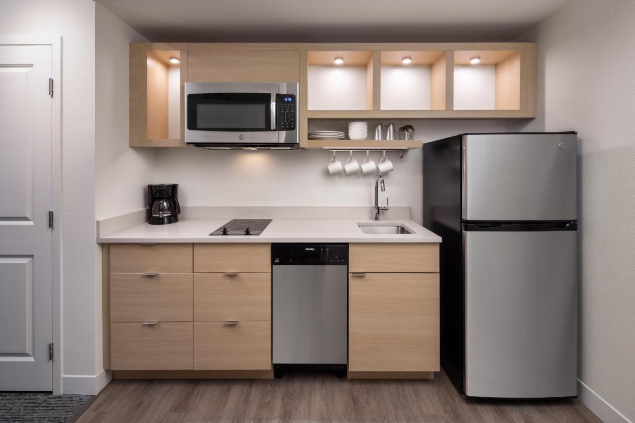 Towneplace Suites By Marriott West Kelowna Extérieur photo