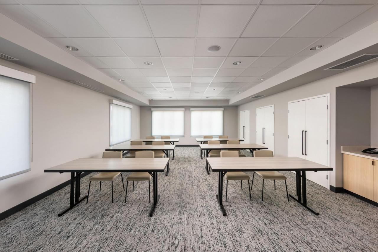 Towneplace Suites By Marriott West Kelowna Extérieur photo